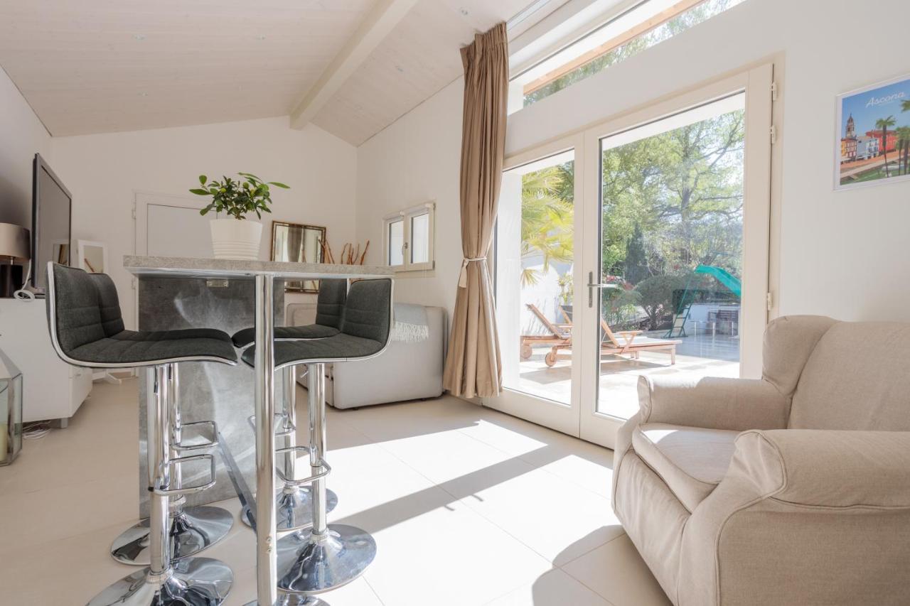 Mont-blanc Poolhouse Villa *