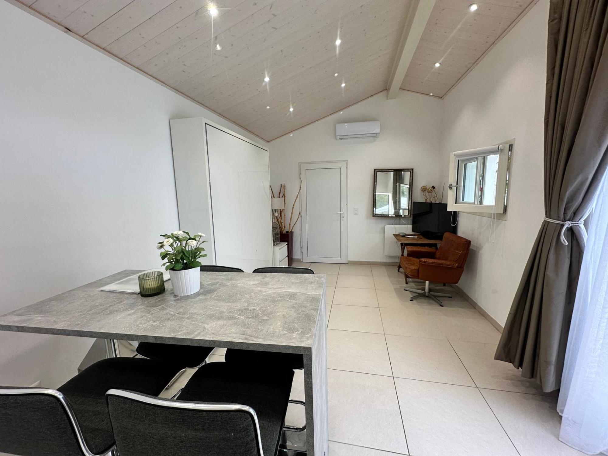 Mont-blanc Poolhouse * Ginebra